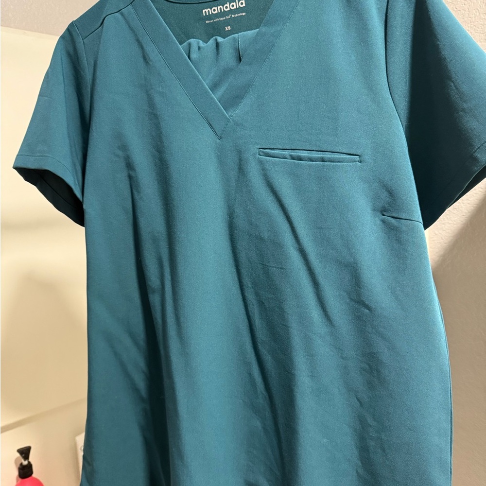 Mandala Teal Women's Top
Used 1x, 3 sets with jogger pants